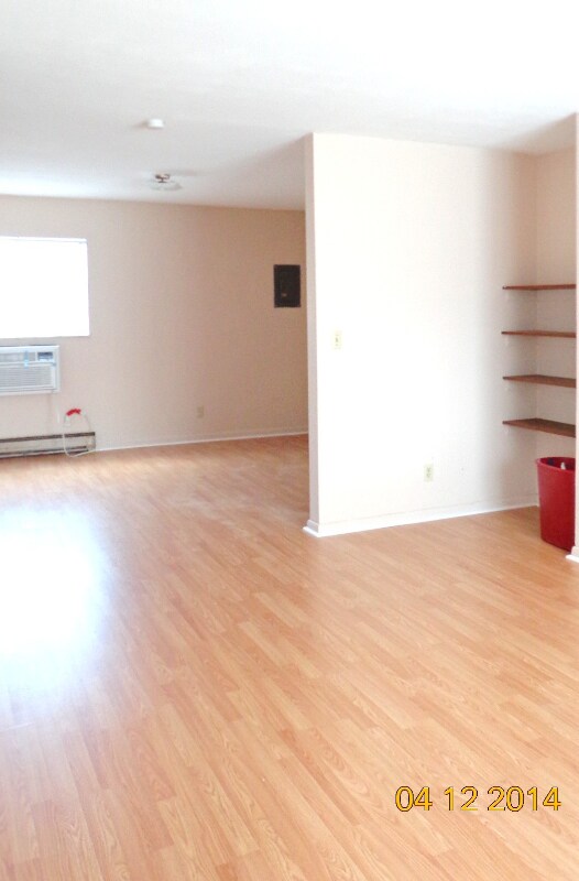Foto del edificio - 713 Cedar Dr