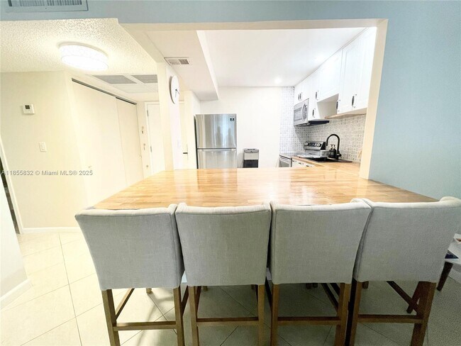 Foto del edificio - 2000 Atlantic Shores Blvd