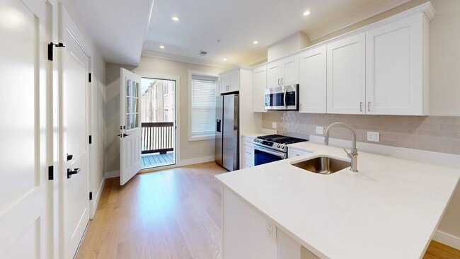 Building Photo - 164 Allston St