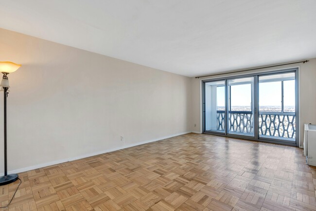 Foto del edificio - 2100 Linwood Ave