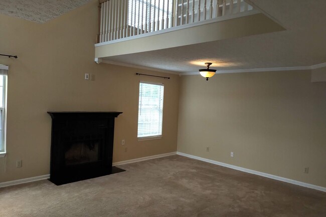 Building Photo - AVAILABLE NOW! 3-Bed/2.5-Bath Cottage in F...