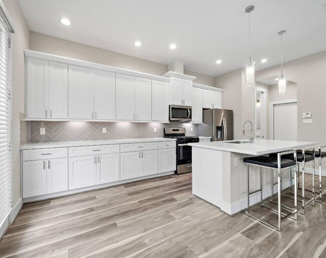 Building Photo - Luxury New Construction for Lease – 3BR / 2.5BA | Greater Independence Heights | Gated Community ?