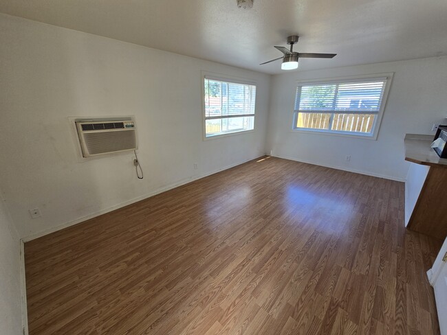 Building Photo - 737 7th Ave N
