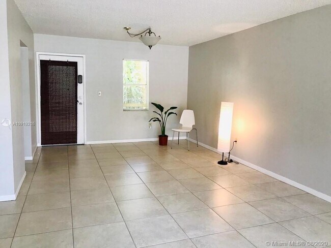 Foto del edificio - 1830 SW 81st Ave