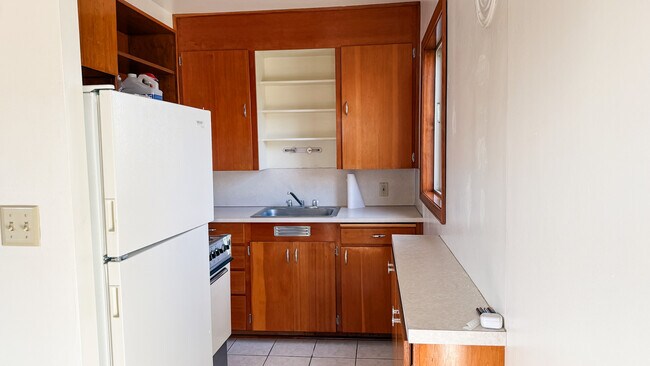 Cocina 305 - Brentwood Apartments