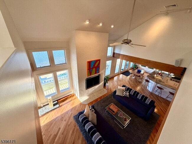 Building Photo - 73 Forest Lake Dr