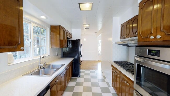 Photo - 3758 Tuller Avenue House