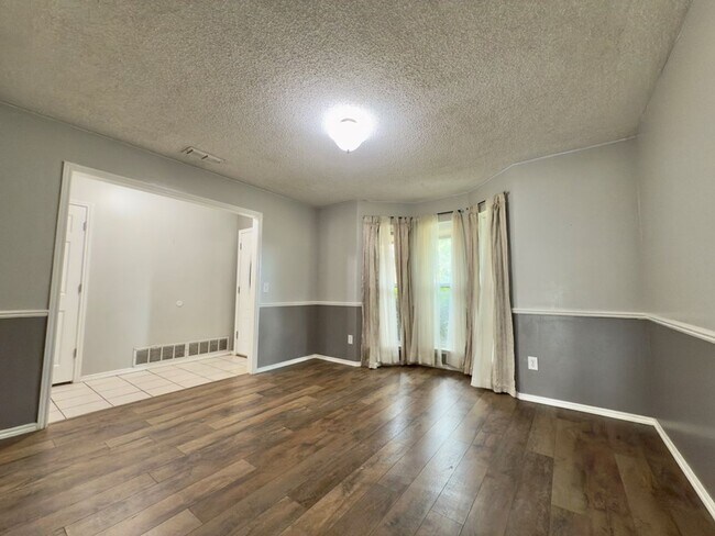 Foto del edificio - House For Rent