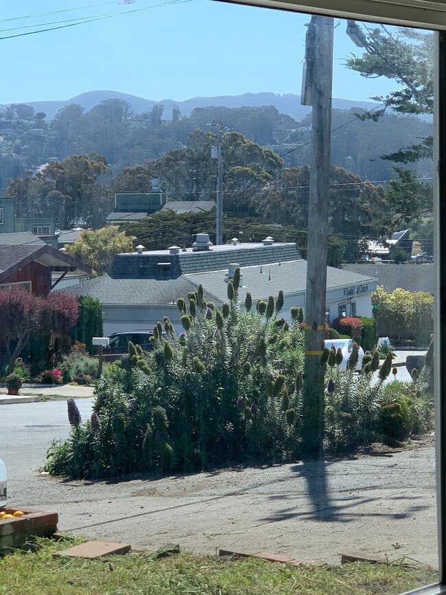 Building Photo - 260 San Pedro Ave