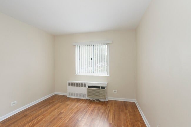 8600.Skokie.C1-6 - Garden House Apartments