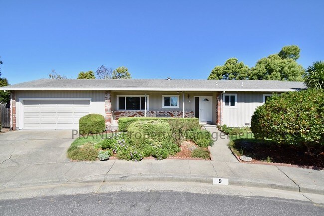 Building Photo - 9 Hune Ct