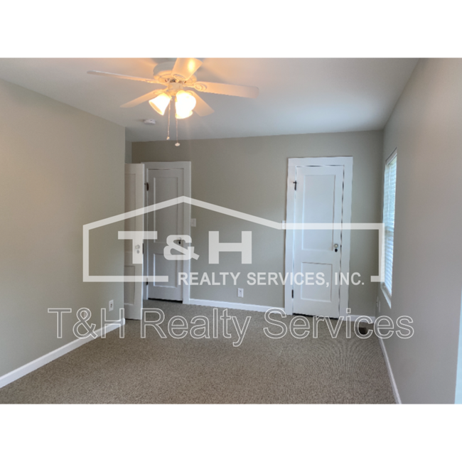 Foto del edificio - 151 W 49th St