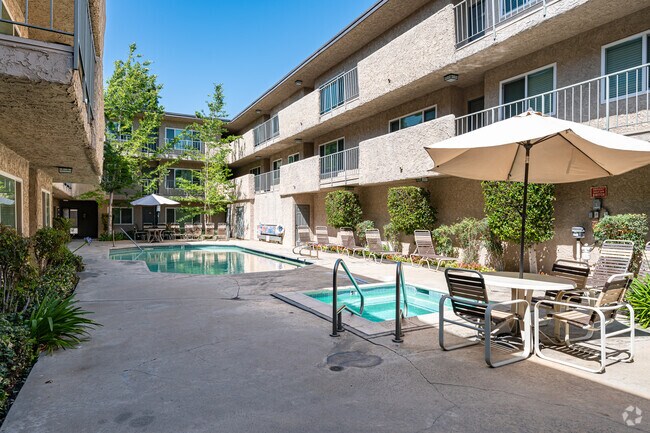 Piscina - Park Broadway Apartments