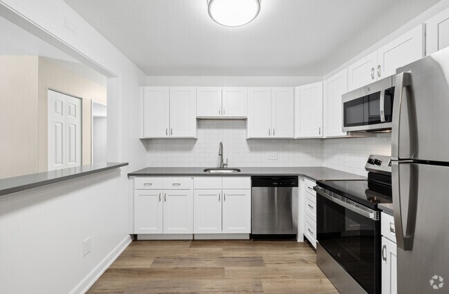 2 habitaciones, 1 baño - 950 pies cuadrados - Cocina - Glen Meadow Apartments