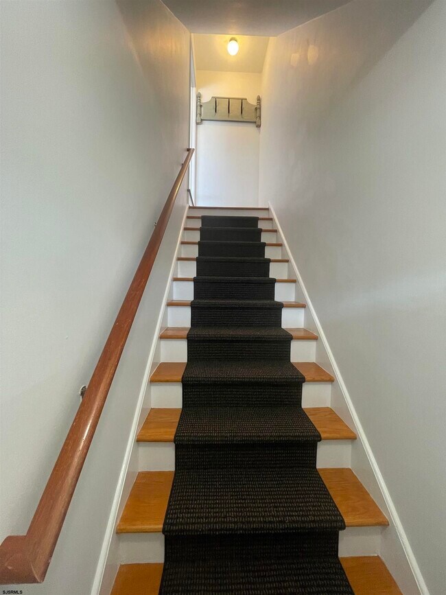 Foto del edificio - 6807 Monmouth Ave