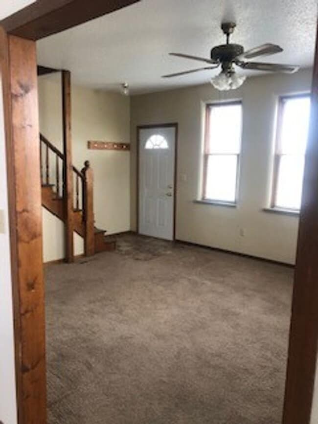 Building Photo - 405 Burleigh St