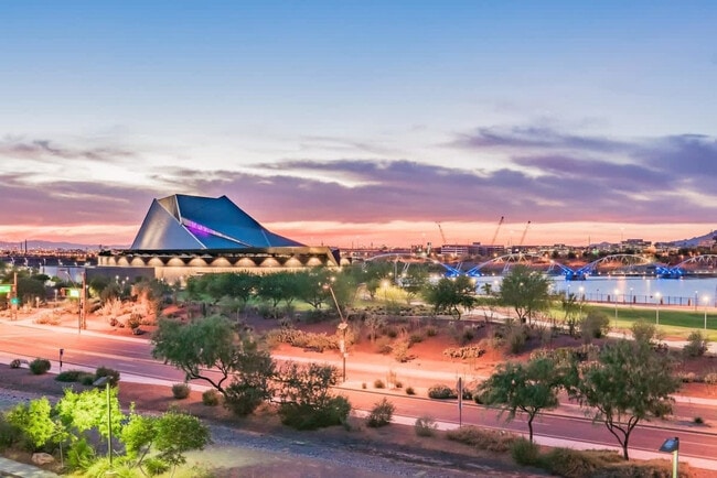 Foto del edificio - 688 W 1st St