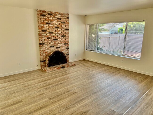 Building Photo - 4490 Cather Ave