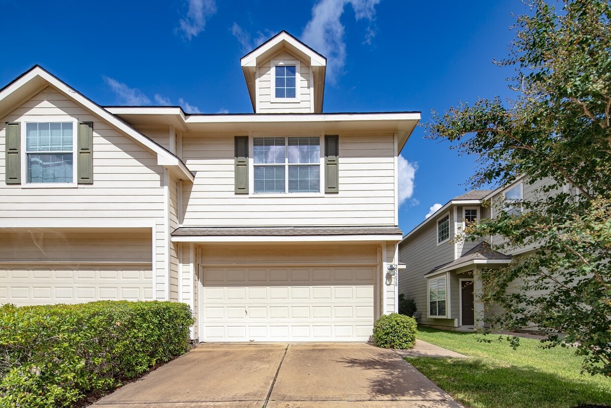 Foto principal - 25238 Finchgrove Ln