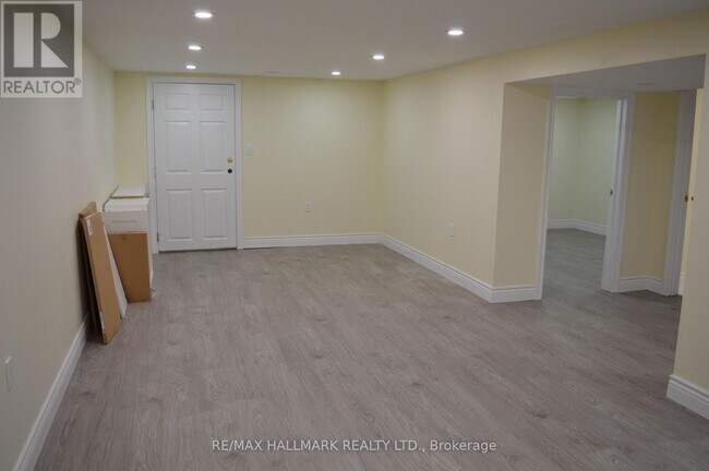 Photo du bâtiment - 9884 Bayview Ave