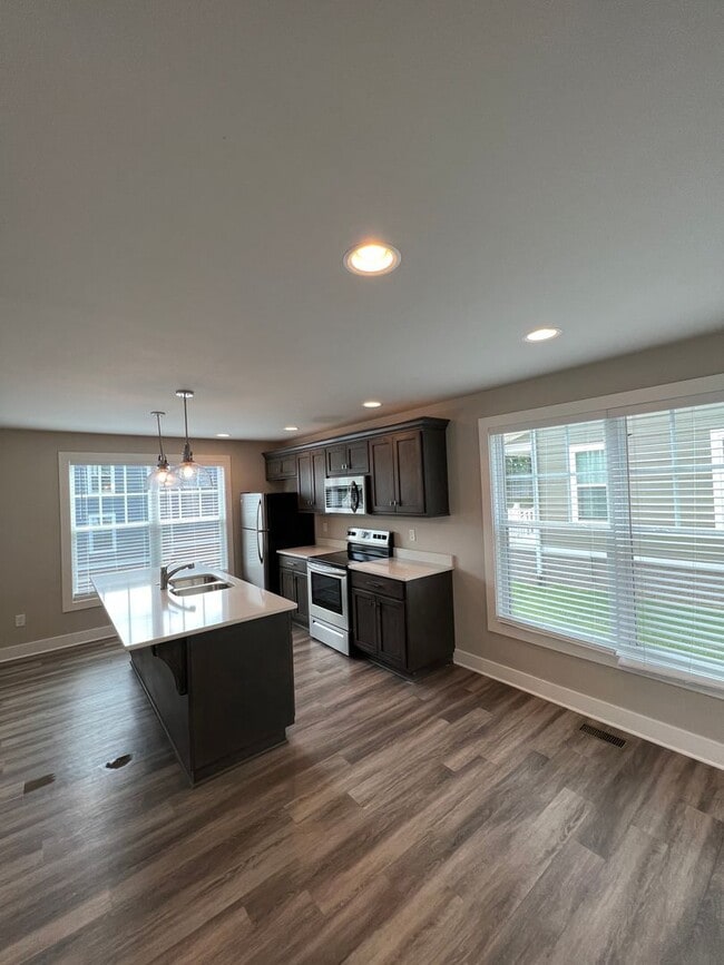 Foto del edificio - Topper Heights