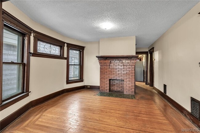 Building Photo - 42 Linden Park