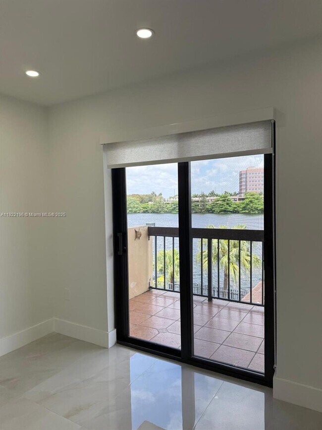 Foto del edificio - 5249 NW 7th St