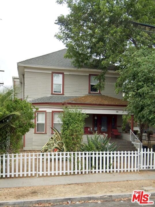 Building Photo - 2909 S Catalina St