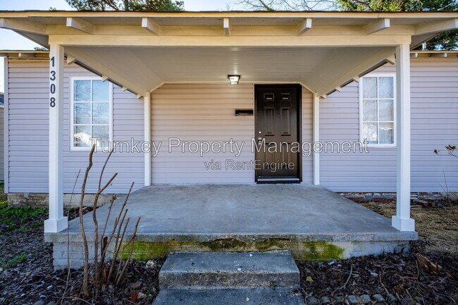 Building Photo - 1308 W 21st St