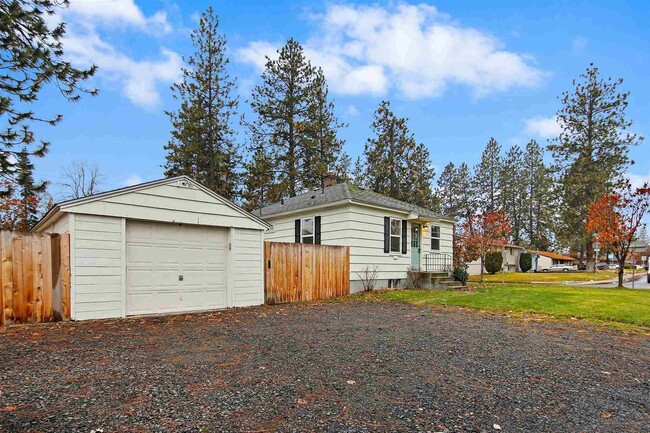 Building Photo - Updated 3 Bed, 2 Bath Rancher in Perry Dis...