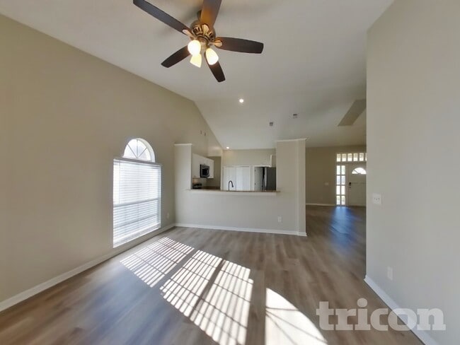 Building Photo - 1021 Whittier Cir