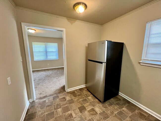 Foto del edificio - Newly refreshed 2bdr/1bdt house in Kansas ...