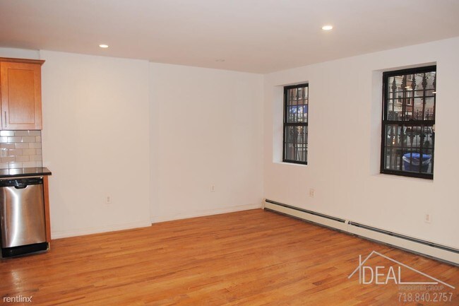 Building Photo - 793 Greene Ave