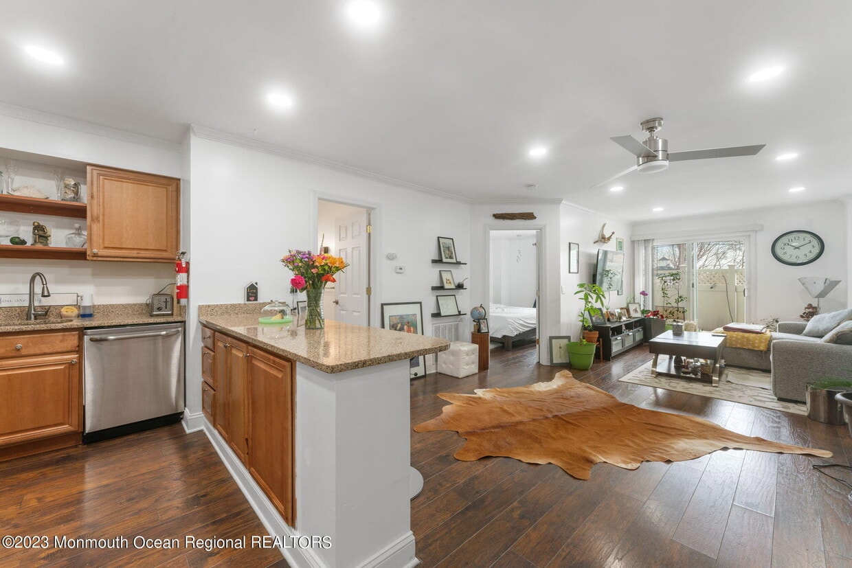 145 Central Ave Unit 3A, Island Heights, NJ 08732 Condo for Rent in