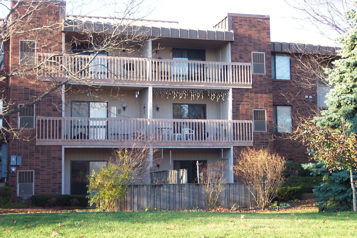 Primary Photo - 709 Fieldstone Ct