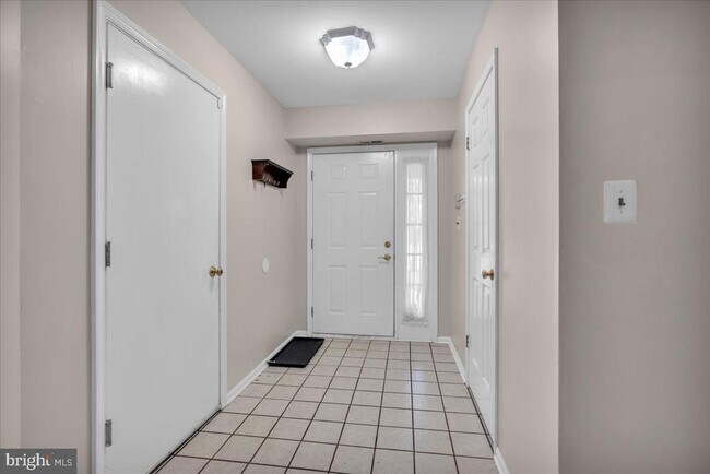 Building Photo - 506 Hazelwood Ln