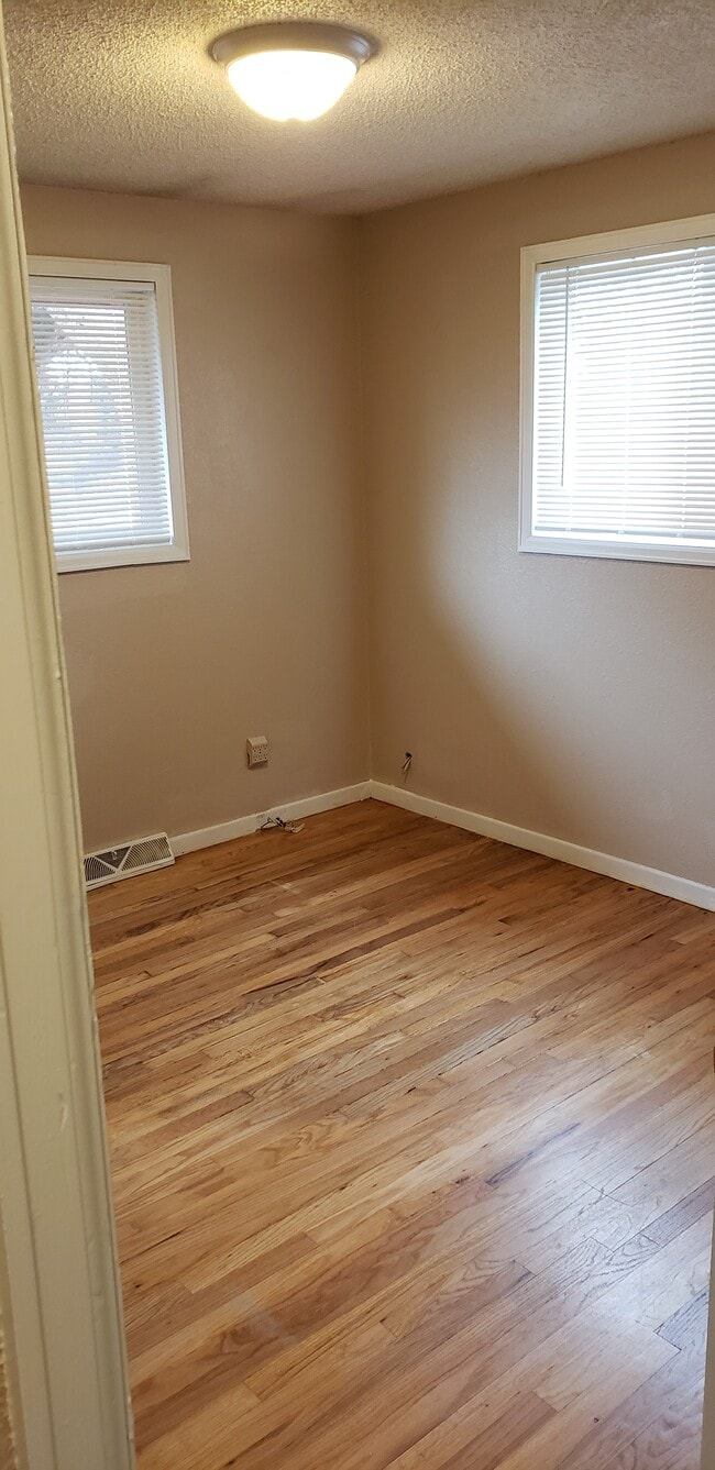 Photo - 358 Emporia St House