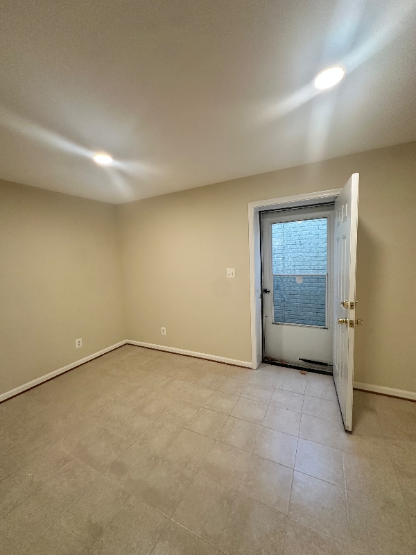 Building Photo - 2907 Dumas St