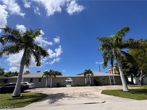 Building Photo - 702 SE 47th St