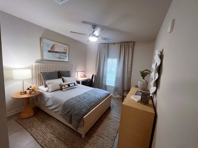 Building Photo - Sandbar