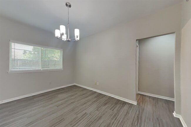 Building Photo - 9214 Palm Shores Dr