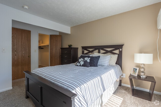 Springbrook - Bedroom 1 - Homestead Apartments