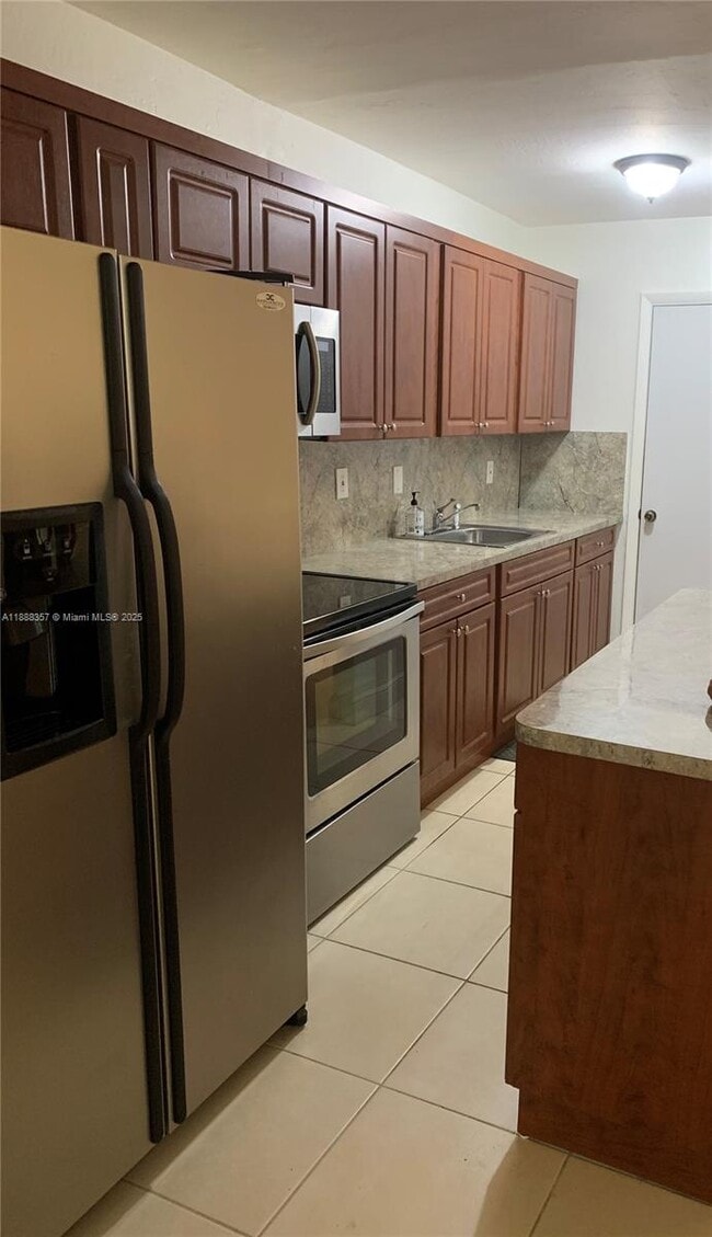 Foto del edificio - 7901 SW 64th Ave