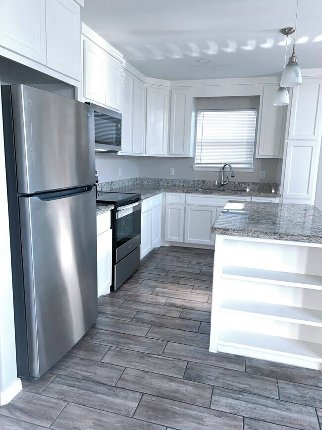 Kitchen - 1309 Alta Vista Dr