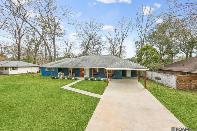 Photo - 9152 Woodbine St House