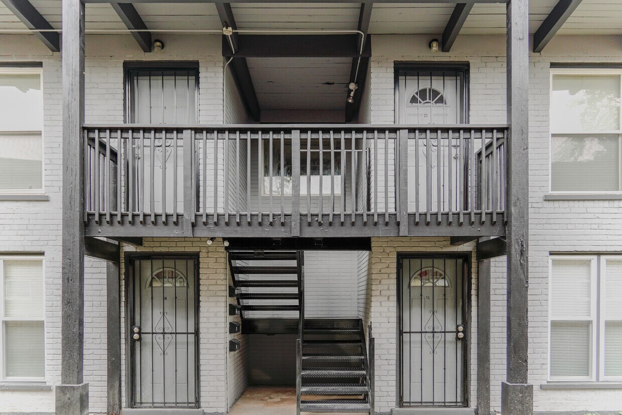 Primary Photo - 171 W 154th St