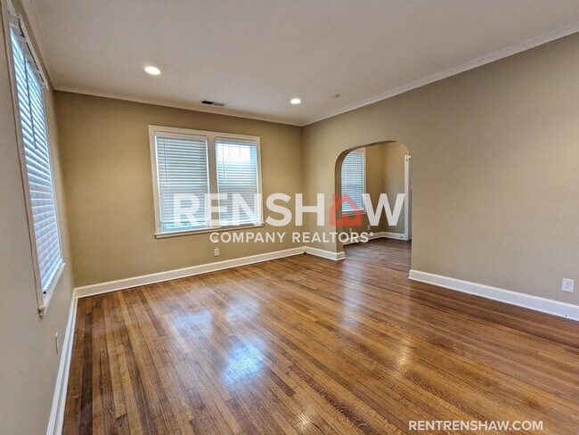 Building Photo - 212 Alexander - 2 Bed / 1 Bath - Move in R...