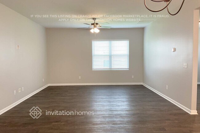 Foto del edificio - 1047 Lonergan Cir