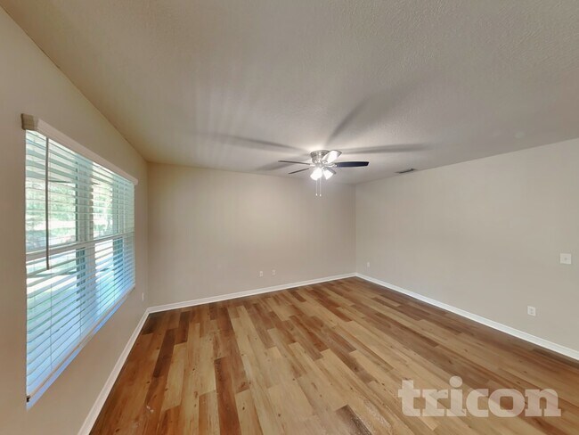 Foto del edificio - 7027 57th Terrace E