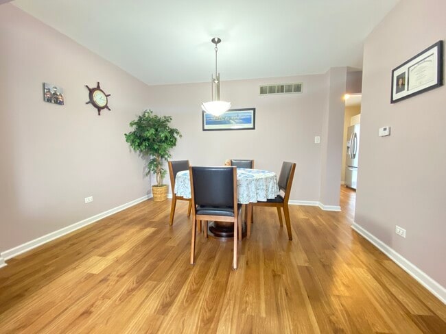 Foto del edificio - 1949 Governors Ln